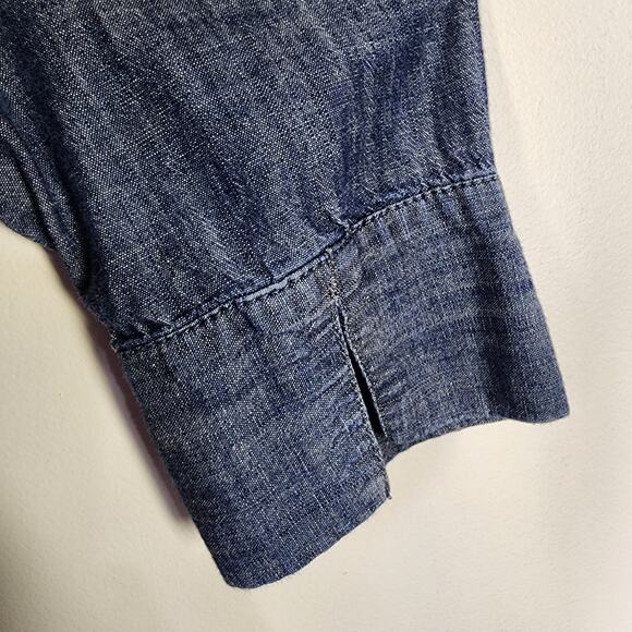 Chicos Shirt Womens Size 1 Medium Button Up Chambray Blue 3/4 Sleeves Cotton - Picture 6 of 9